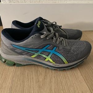 Asics men’s running shoes